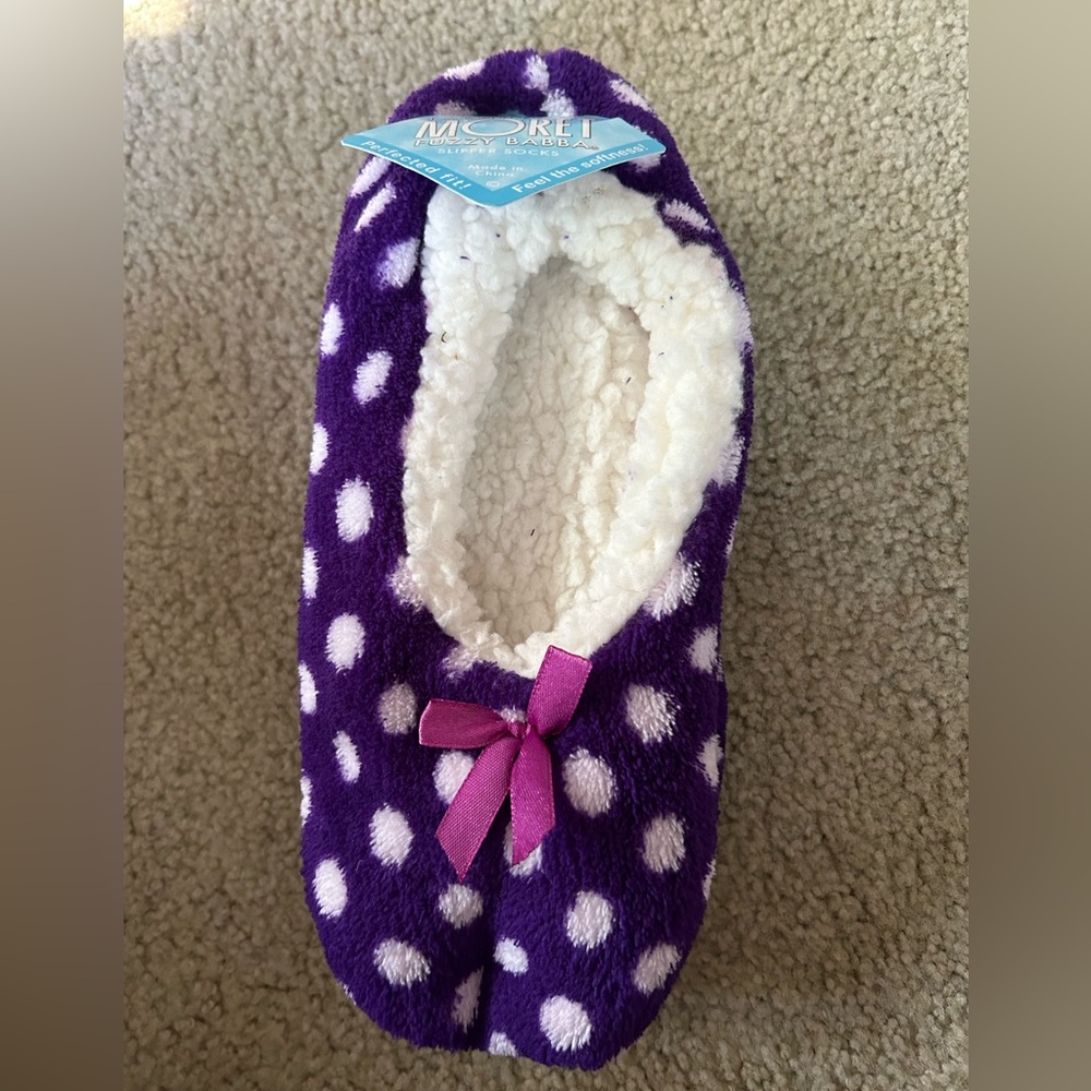 Jacques Moret Fuzzy Babba Purple and White Polka Dot Slipper Socks